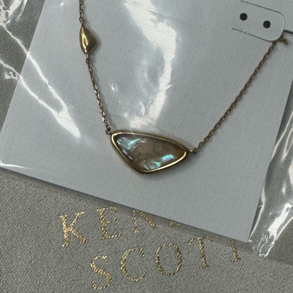 Kendra Scott Gold and Iridescent Necklace no bag or tags.